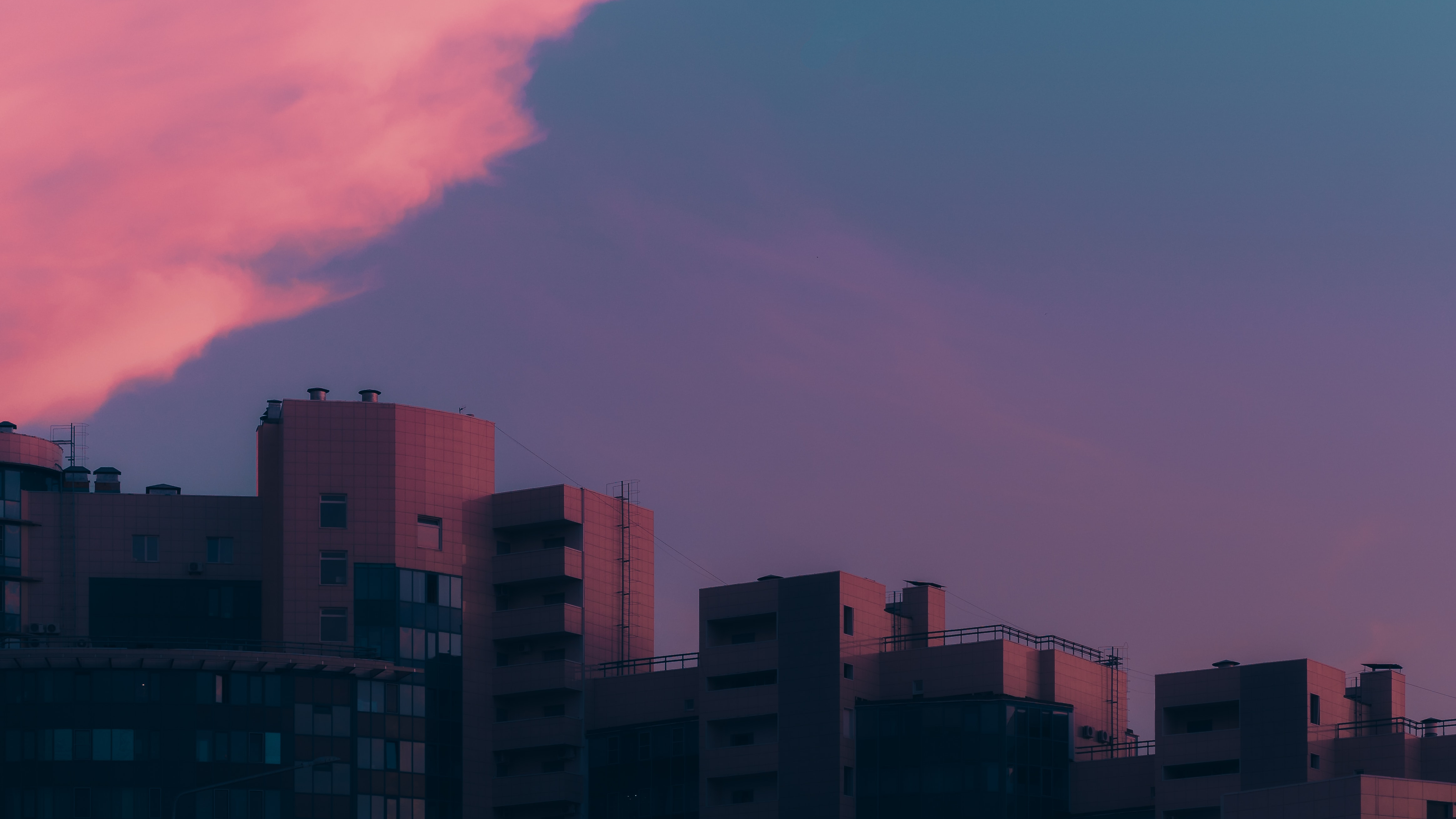 skyline-pink-sunset.webp